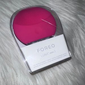 FOREO LUNA mini 2 F5494 T-Sonic Facial Cleansing Massager - Fuchsia